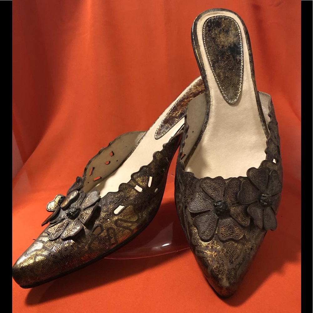 Vera Gomma handmade Mules